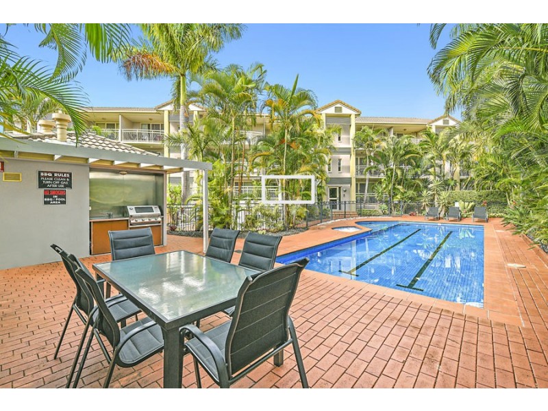 8/142 Stanhill Drive, Chevron Island QLD 4217