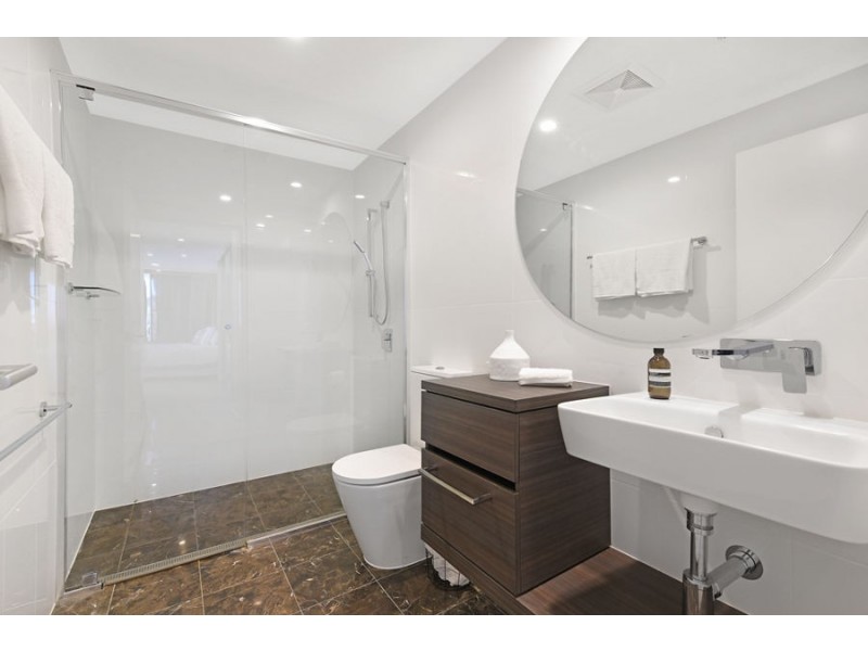 6/31 Queensland Ave, Broadbeach QLD 4218