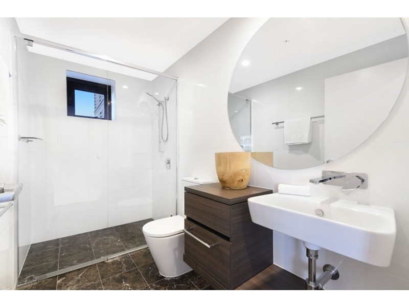 6/31 Queensland Ave, Broadbeach QLD 4218