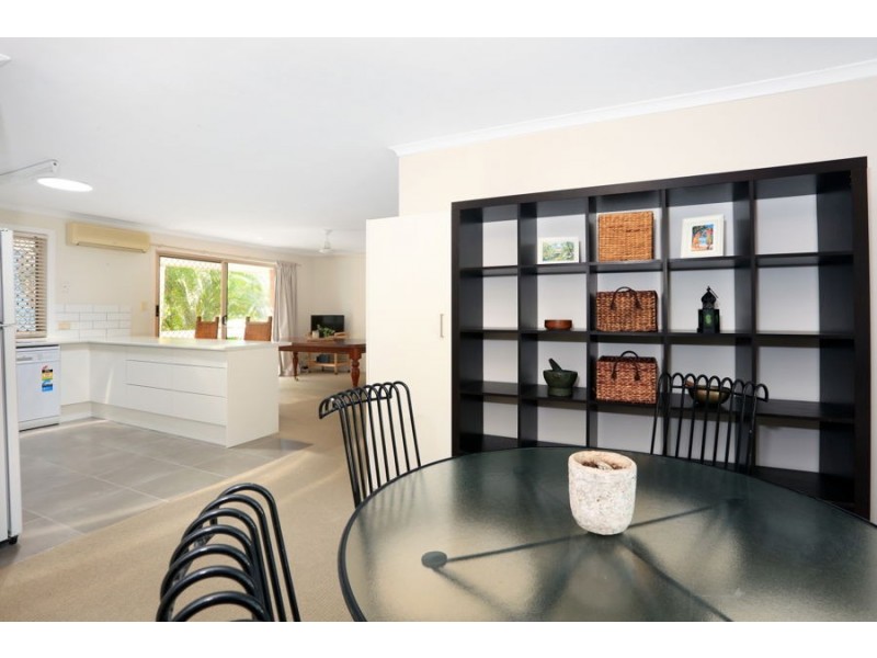 16 Golden Crescent, Southport QLD 4215