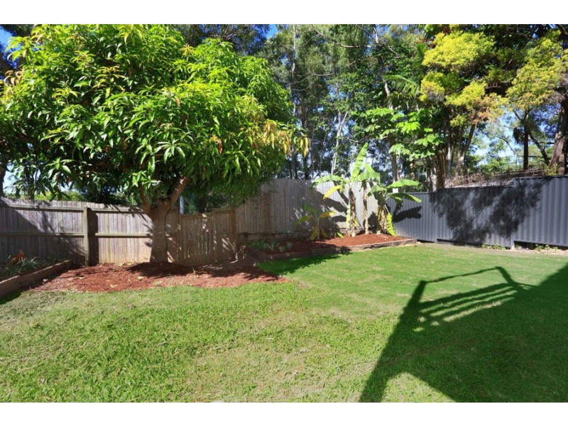 16 Golden Crescent, Southport QLD 4215