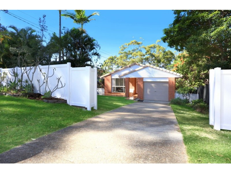 16 Golden Crescent, Southport QLD 4215