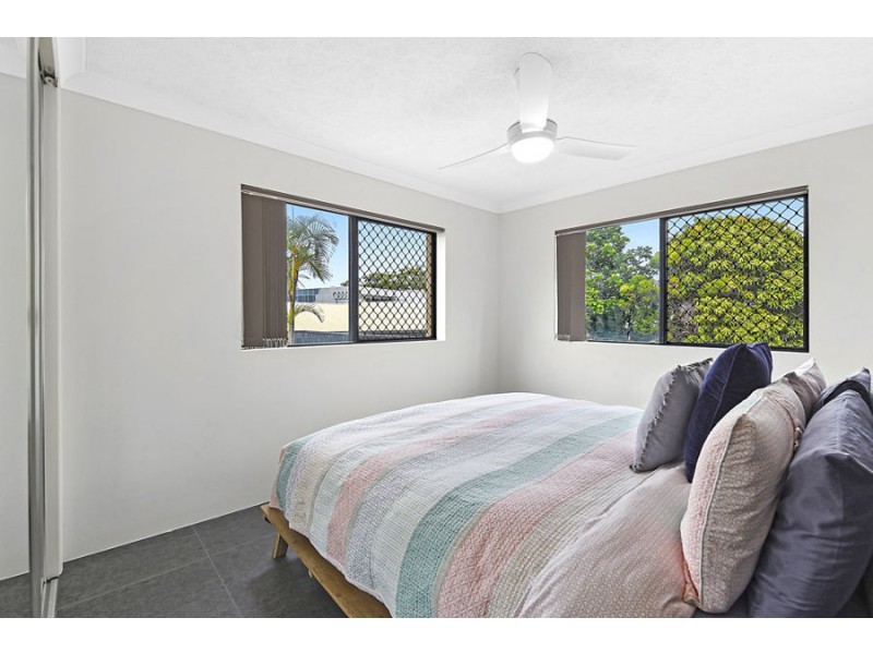 4/2 Johnston Street, Southport QLD 4215