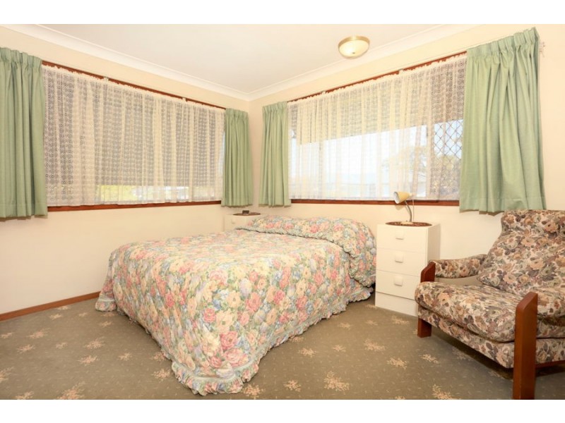 11 Sycamore Place, Palm Beach QLD 4221