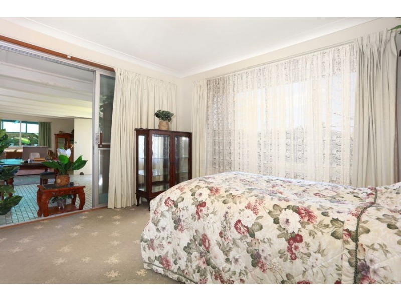 11 Sycamore Place, Palm Beach QLD 4221