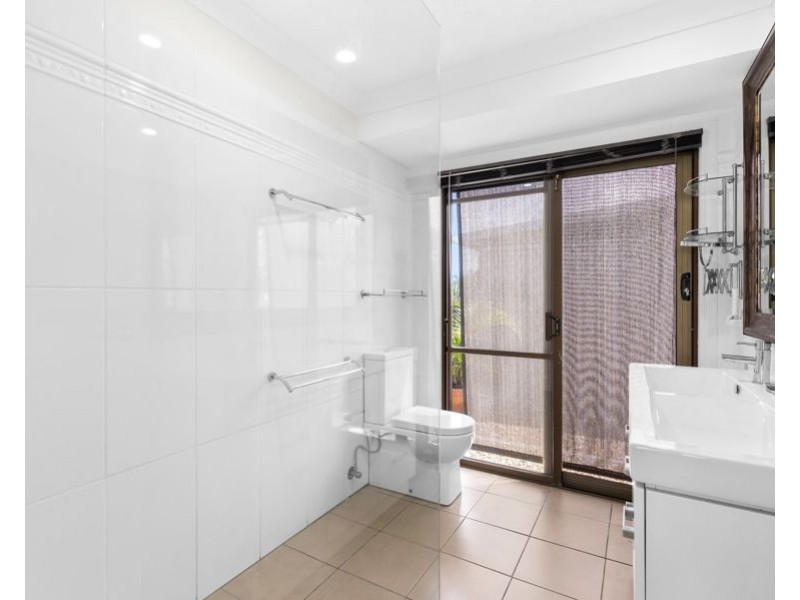 218 Ron Penhaligon Way, Robina QLD 4226
