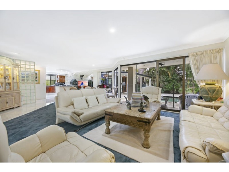 4 Chantilly Place, Robina QLD 4226