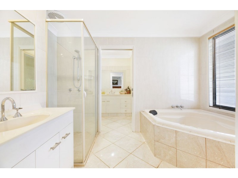 4 Chantilly Place, Robina QLD 4226