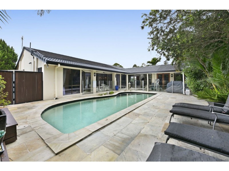 4 Chantilly Place, Robina QLD 4226