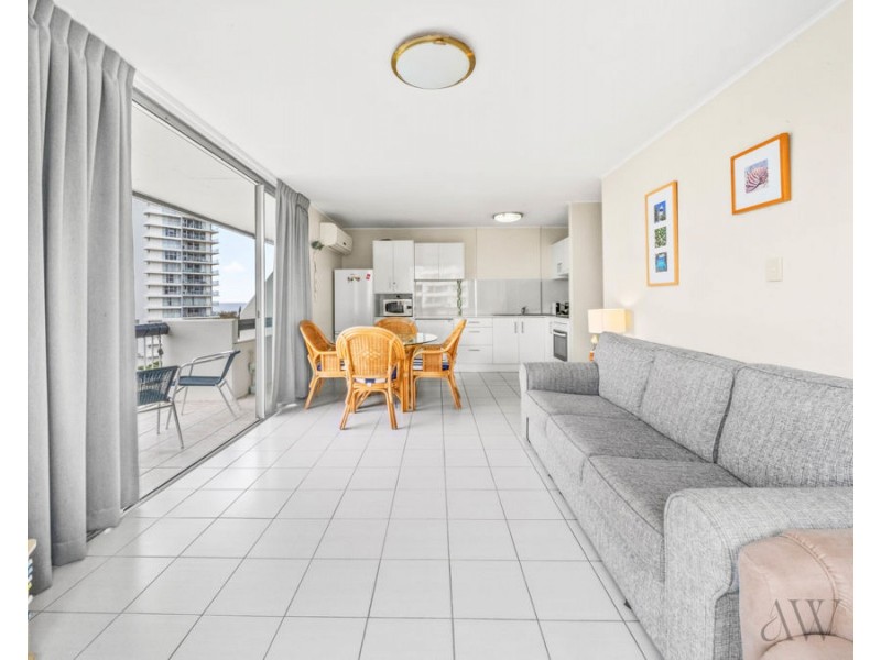 601/2 Queensland Avenue, Broadbeach QLD 4218
