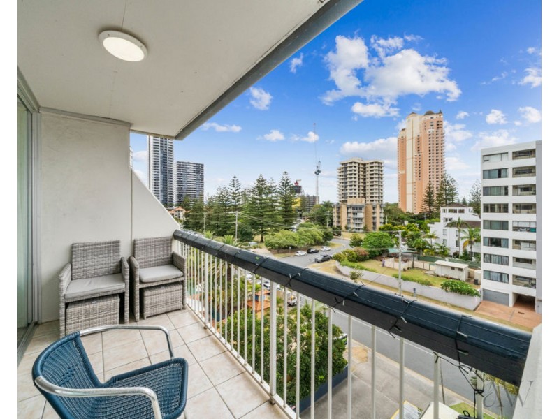 601/2 Queensland Avenue, Broadbeach QLD 4218