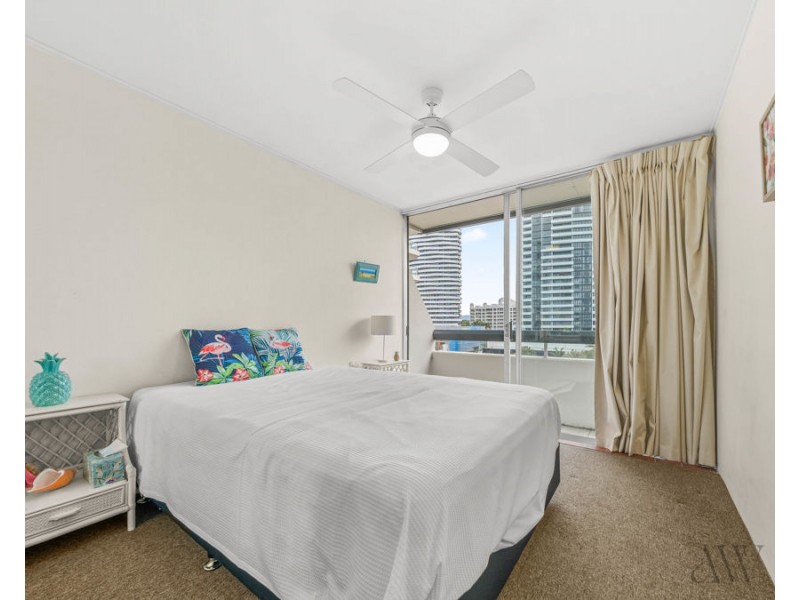 601/2 Queensland Avenue, Broadbeach QLD 4218
