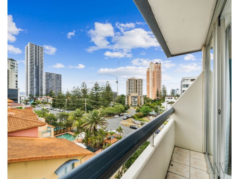601/2 Queensland Avenue, Broadbeach QLD 4218