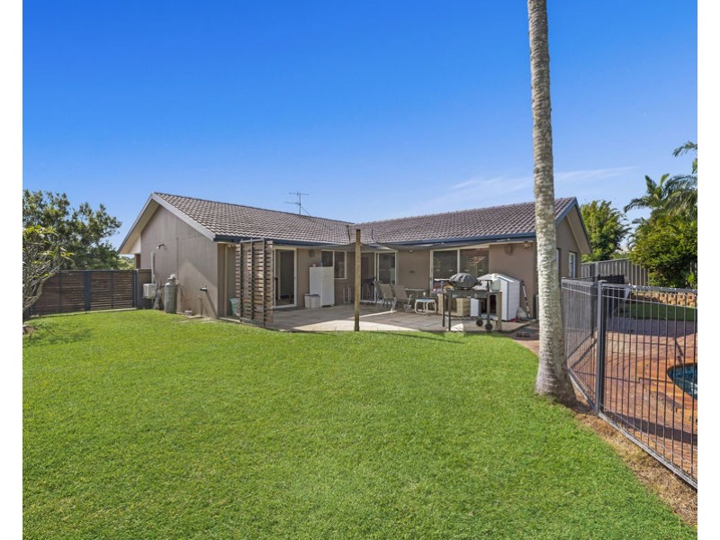 5 Oleander Place, Robina QLD 4226