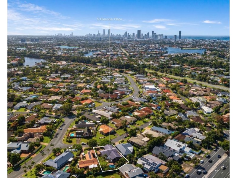 5 Oleander Place, Robina QLD 4226