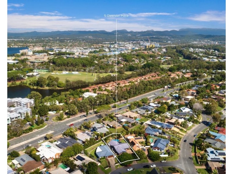 5 Oleander Place, Robina QLD 4226