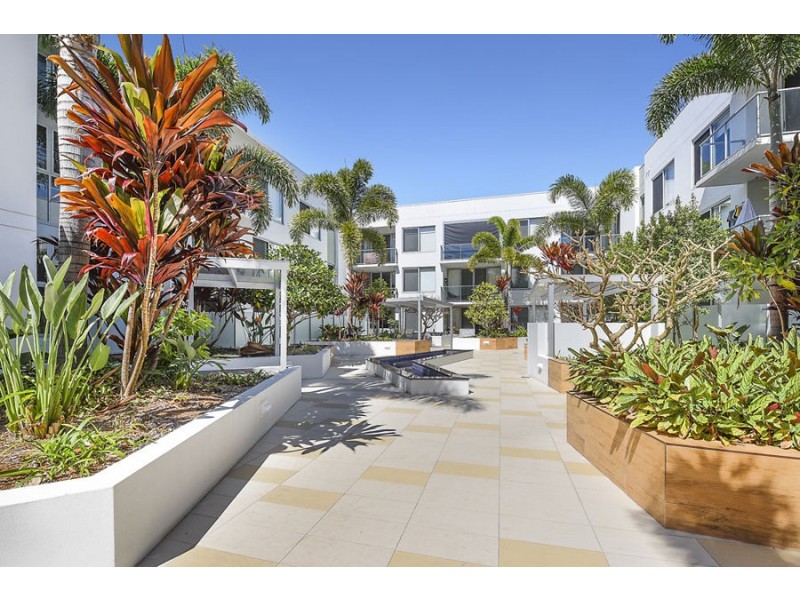 6-8 Waterford Court, Bundall QLD 4217