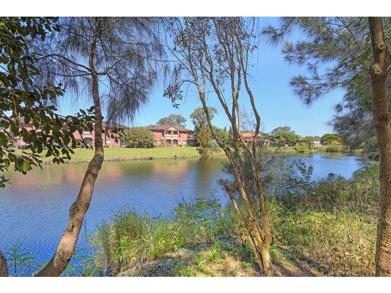 6-8 Waterford Court, Bundall QLD 4217