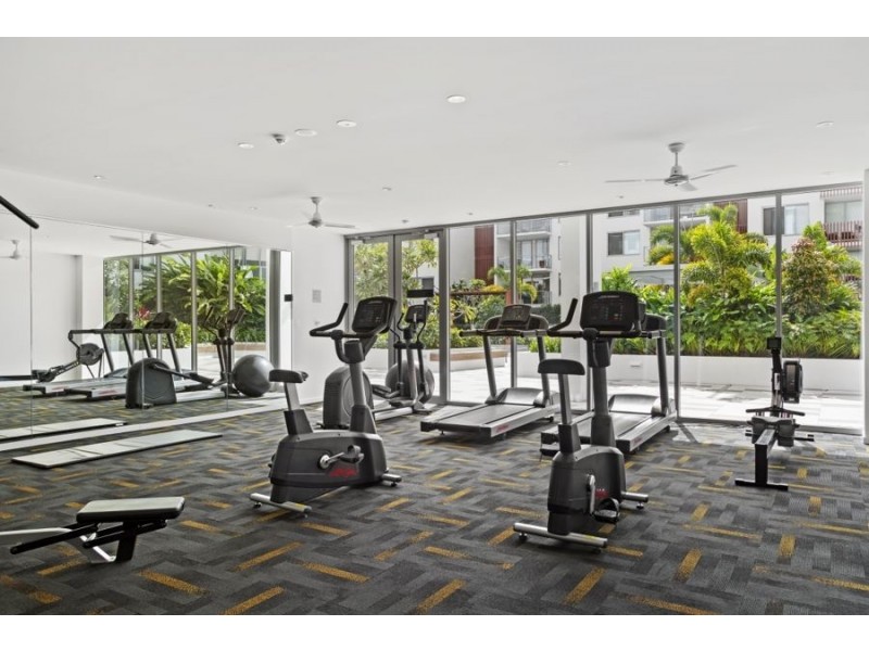 6-8 Waterford Court, Bundall QLD 4217