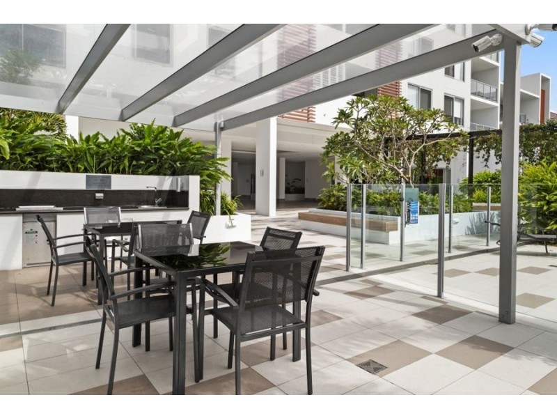 6-8 Waterford Court, Bundall QLD 4217