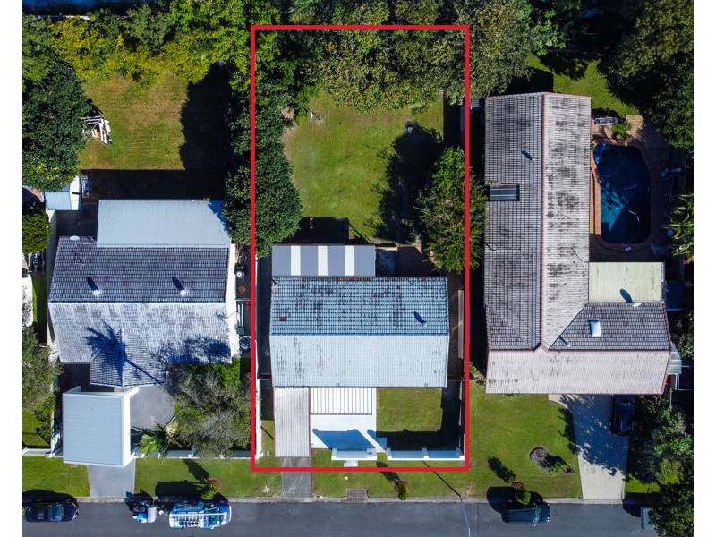 32 Japonica Drive, Palm Beach QLD 4221