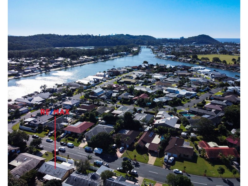 32 Japonica Drive, Palm Beach QLD 4221