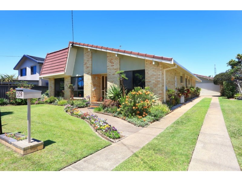 239 Mallawa Drive, Palm Beach QLD 4221