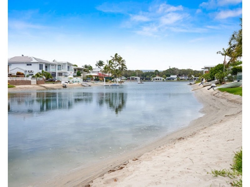 82 Townson Avenue, Palm Beach QLD 4221