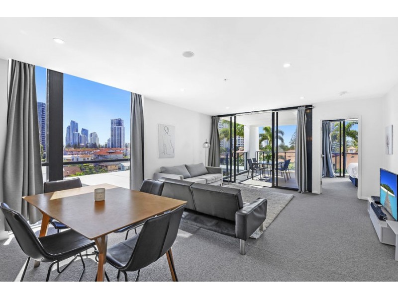 4/31 Queensland Ave, Broadbeach QLD 4218