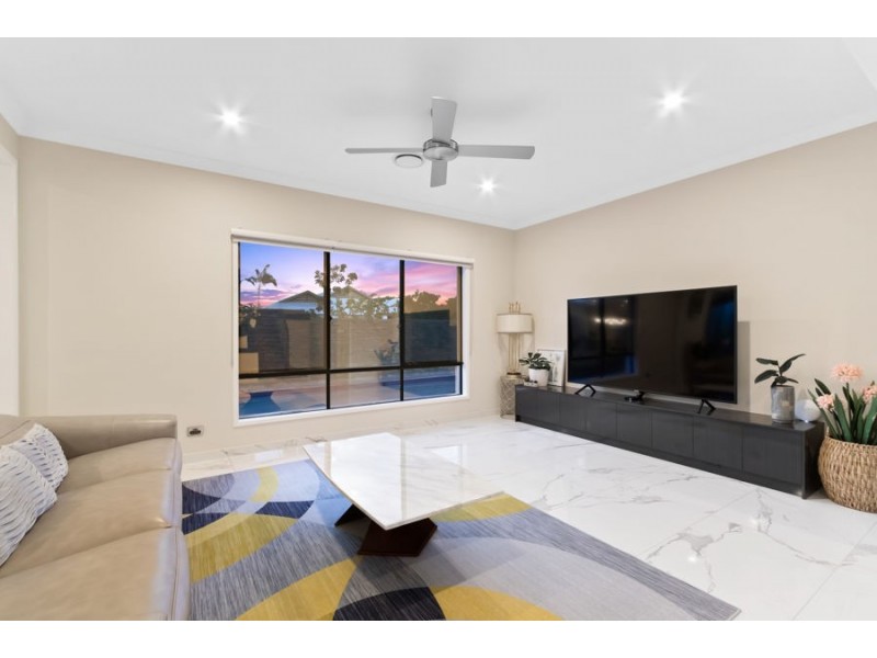 12 Highcrest Circuit, Molendinar QLD 4214