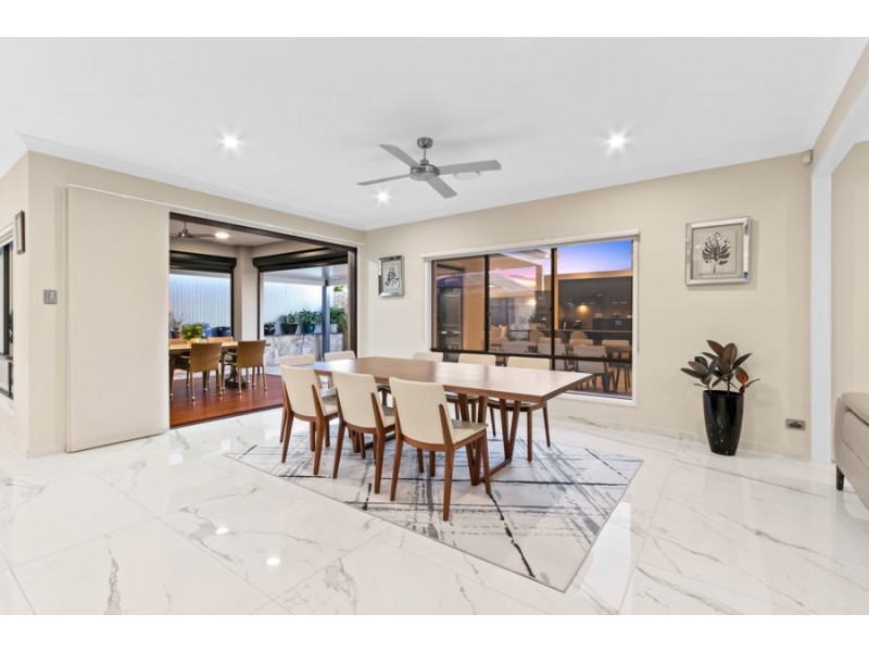 12 Highcrest Circuit, Molendinar QLD 4214
