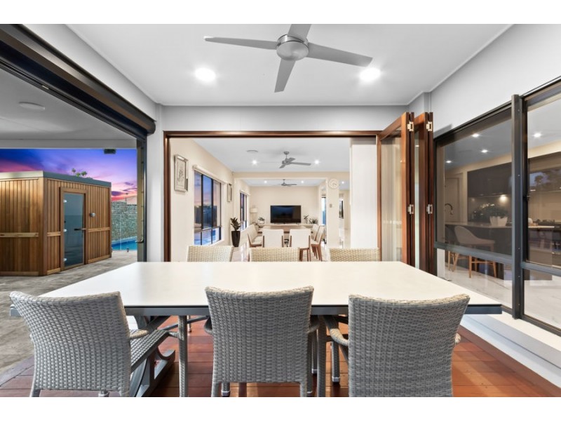 12 Highcrest Circuit, Molendinar QLD 4214