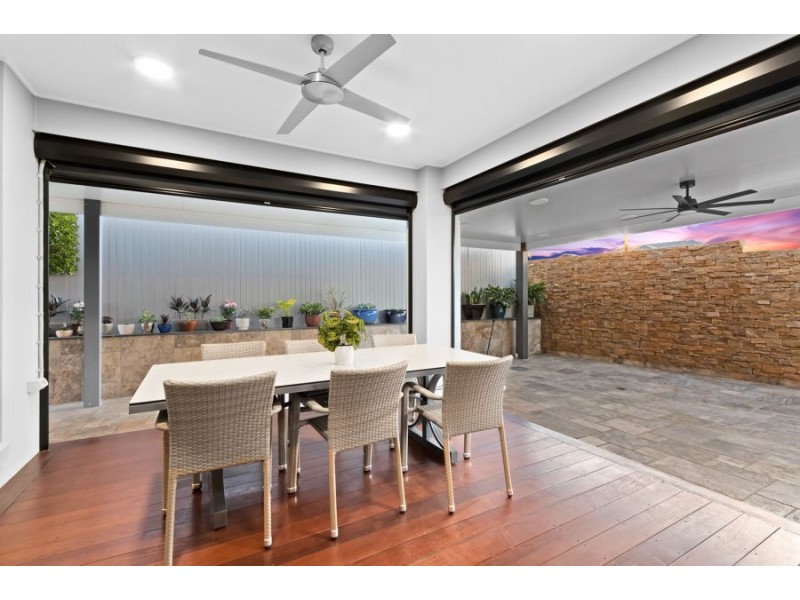 12 Highcrest Circuit, Molendinar QLD 4214
