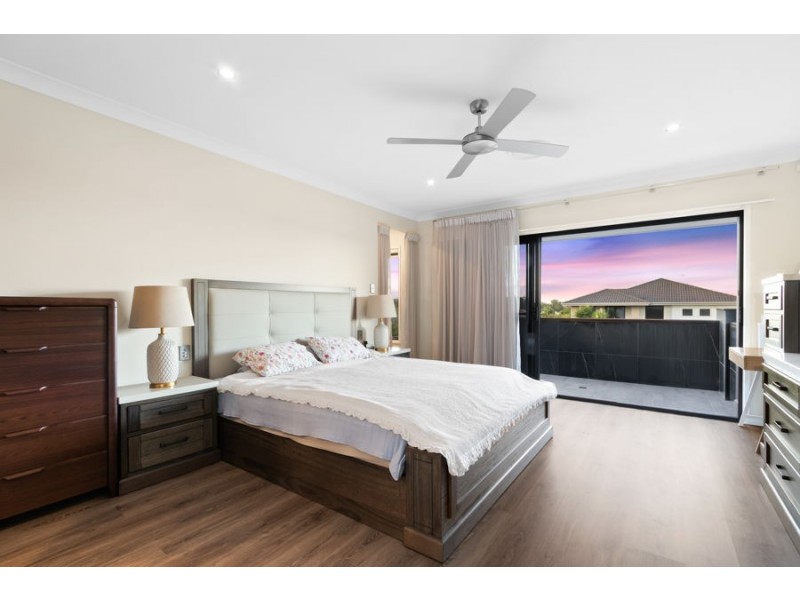 12 Highcrest Circuit, Molendinar QLD 4214