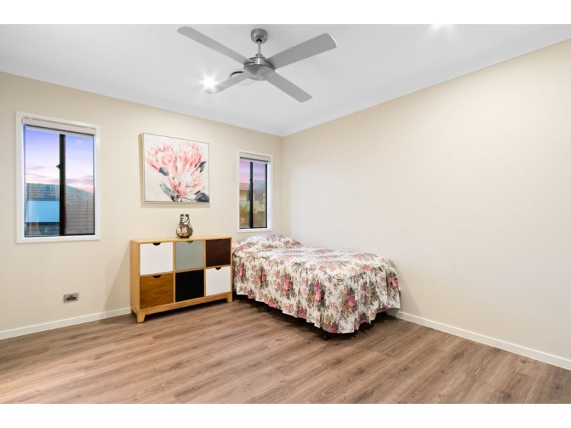 12 Highcrest Circuit, Molendinar QLD 4214