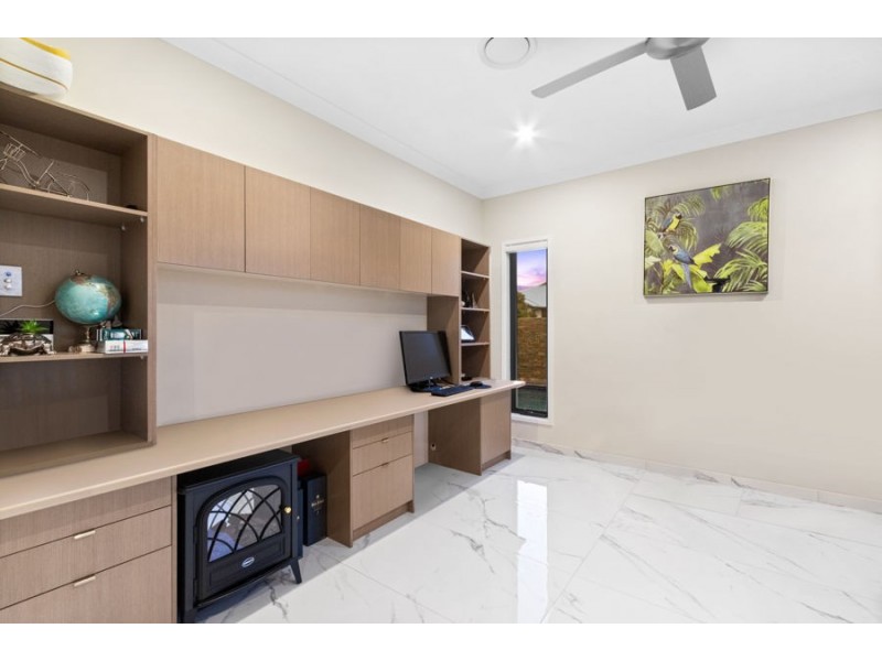 12 Highcrest Circuit, Molendinar QLD 4214