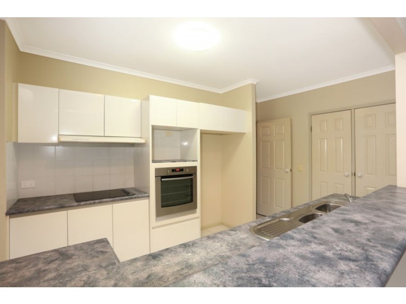 1 Parkmore Close, Robina QLD 4226