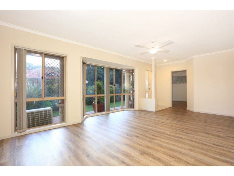 1 Parkmore Close, Robina QLD 4226