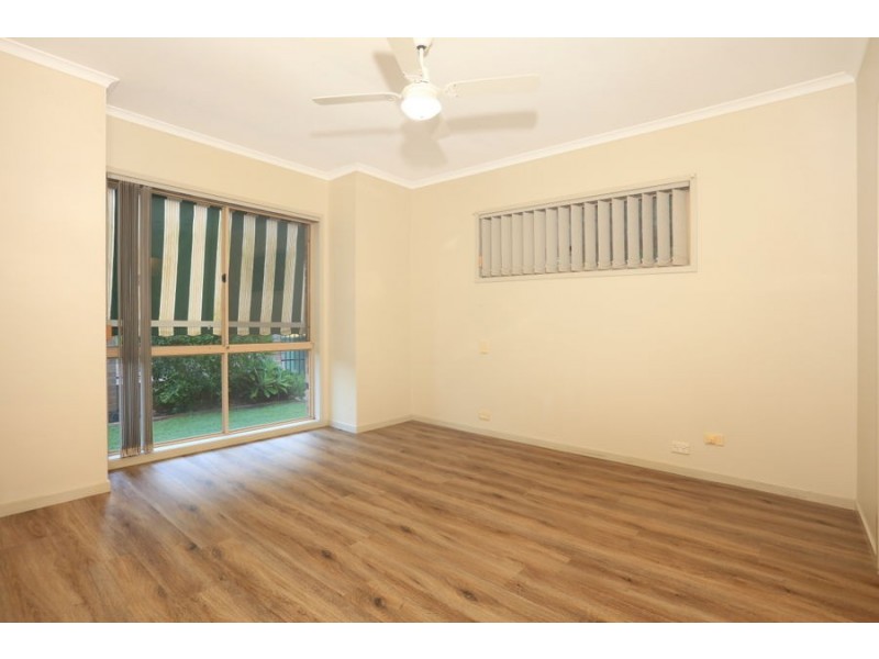 1 Parkmore Close, Robina QLD 4226