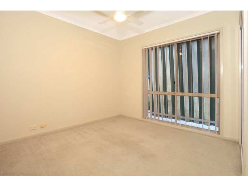 1 Parkmore Close, Robina QLD 4226