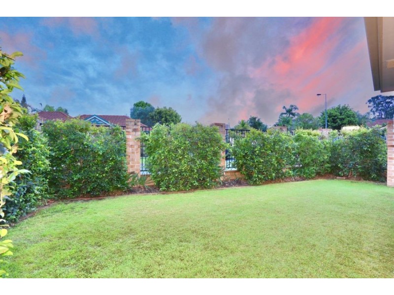 1 Parkmore Close, Robina QLD 4226