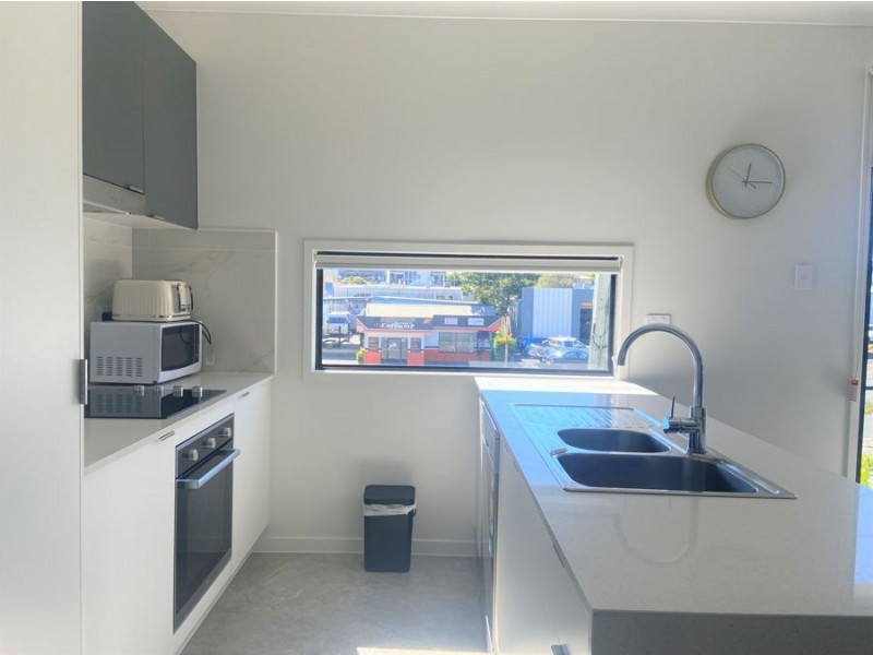 1 /200 Southport Nerang Road, Southport QLD 4215