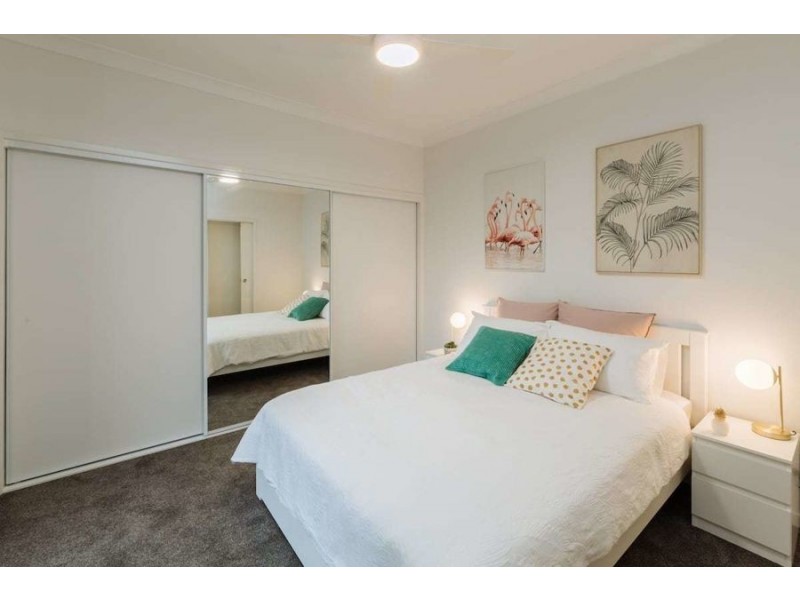1 /200 Southport Nerang Road, Southport QLD 4215