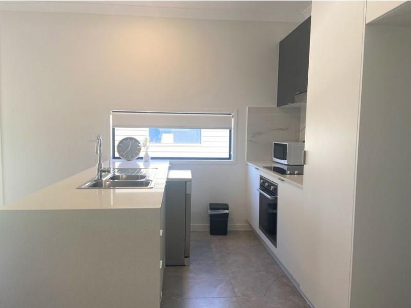 2 /200 Southport Nerang Road, Southport QLD 4215