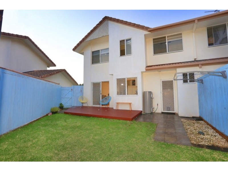 52/2 St Kevins Avenue, Benowa QLD 4217