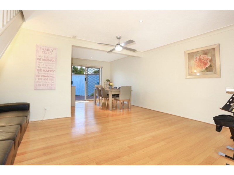 52/2 St Kevins Avenue, Benowa QLD 4217