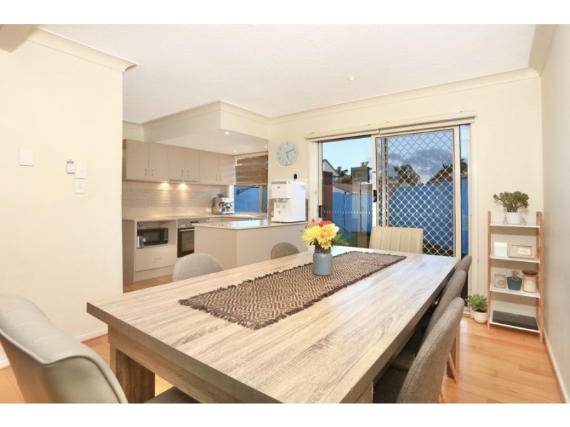 52/2 St Kevins Avenue, Benowa QLD 4217