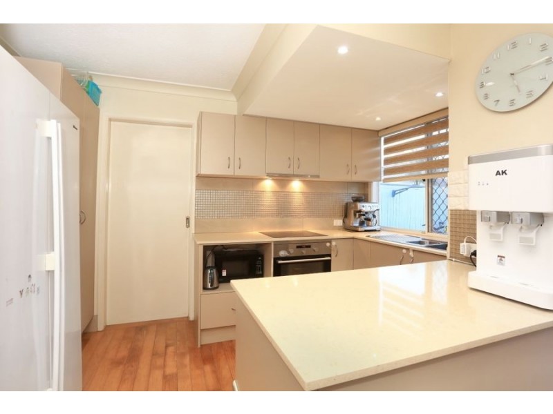 52/2 St Kevins Avenue, Benowa QLD 4217