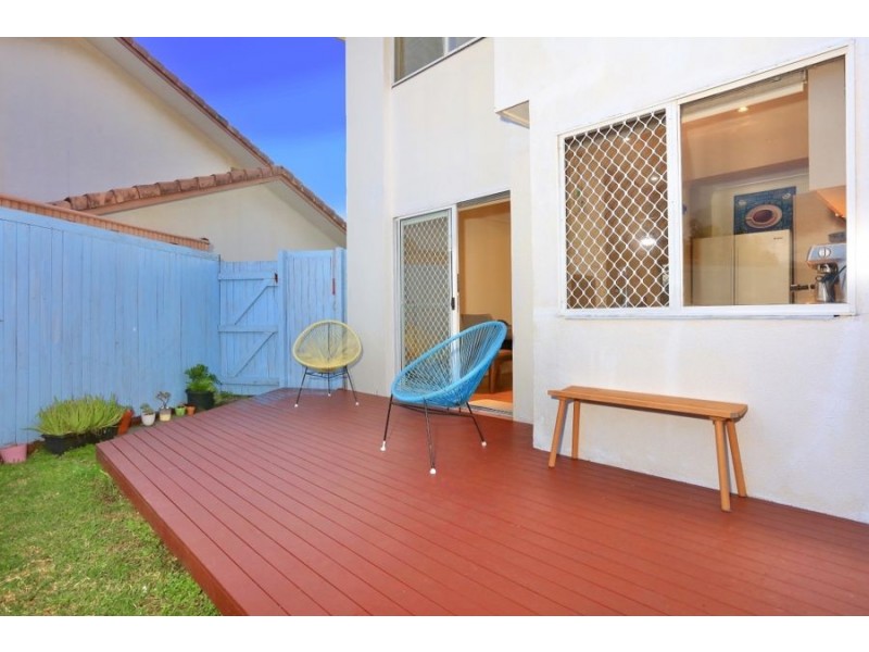 52/2 St Kevins Avenue, Benowa QLD 4217
