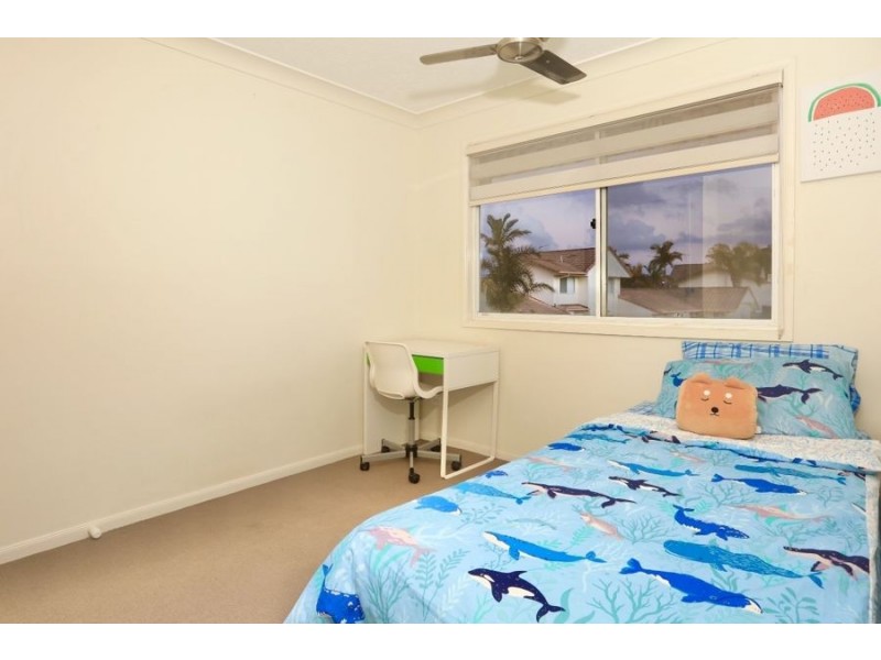 52/2 St Kevins Avenue, Benowa QLD 4217